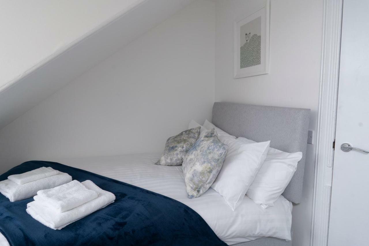 Greenstar Apartments - 2 Minute Walk Away Into City Centre - 6 Individual Flats - Next To Abertay University - 1 Bed 2 Bed & 3 Bedroom Flats - Fully Equipped - Short - Mid - Long Stays Welcome 던디 외부 사진