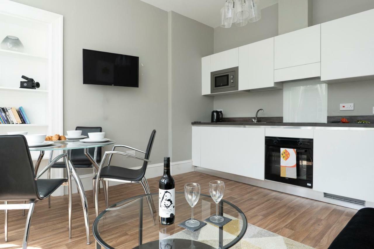 Greenstar Apartments - 2 Minute Walk Away Into City Centre - 6 Individual Flats - Next To Abertay University - 1 Bed 2 Bed & 3 Bedroom Flats - Fully Equipped - Short - Mid - Long Stays Welcome 던디 외부 사진