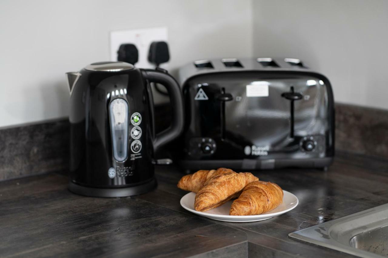 Greenstar Apartments - 2 Minute Walk Away Into City Centre - 6 Individual Flats - Next To Abertay University - 1 Bed 2 Bed & 3 Bedroom Flats - Fully Equipped - Short - Mid - Long Stays Welcome 던디 외부 사진