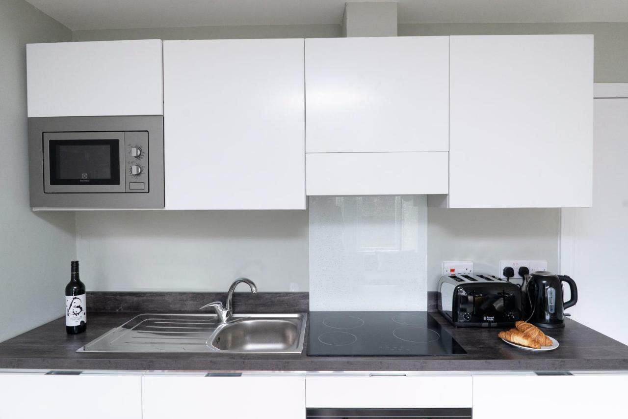 Greenstar Apartments - 2 Minute Walk Away Into City Centre - 6 Individual Flats - Next To Abertay University - 1 Bed 2 Bed & 3 Bedroom Flats - Fully Equipped - Short - Mid - Long Stays Welcome 던디 외부 사진